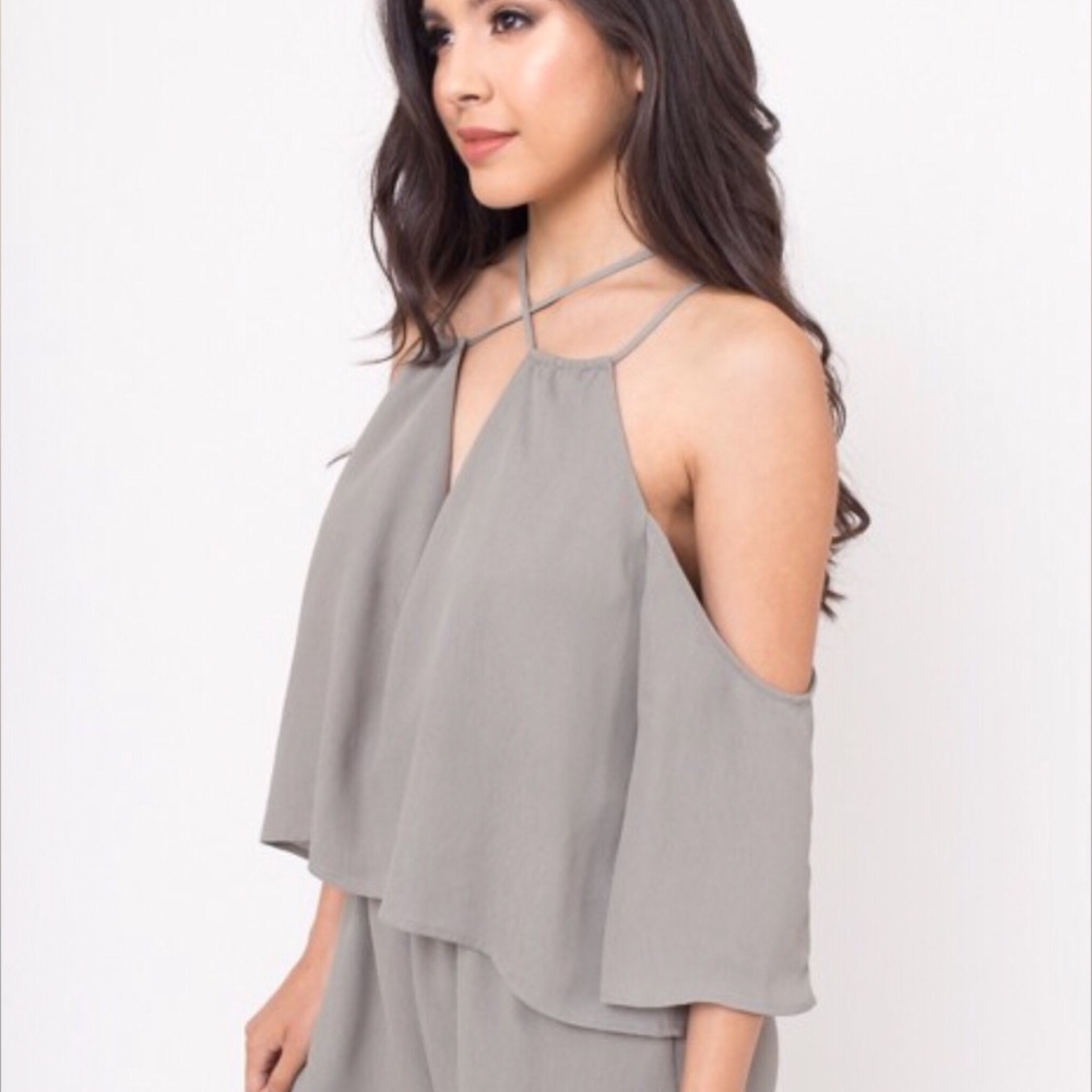 off the shoulder romper - Picture 2 of 3